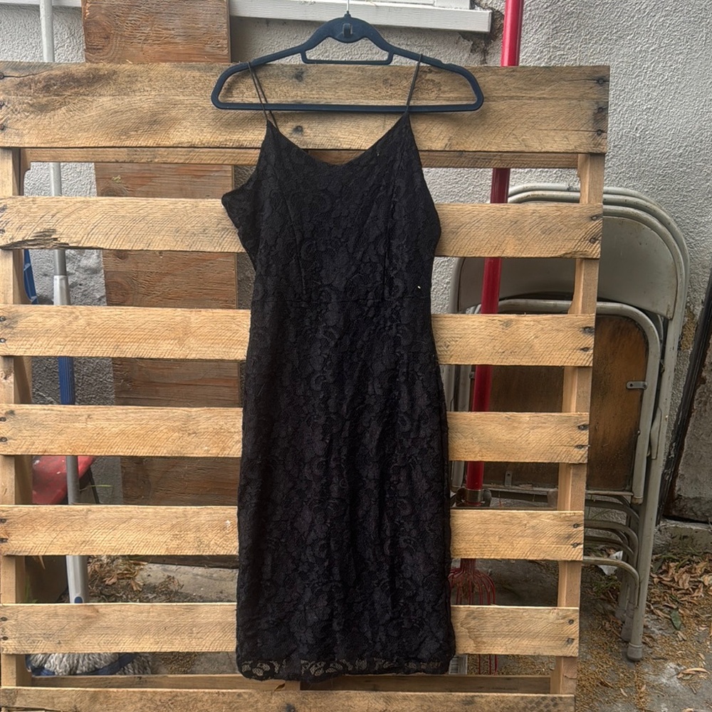 Almost Famous Elegant Black Garment